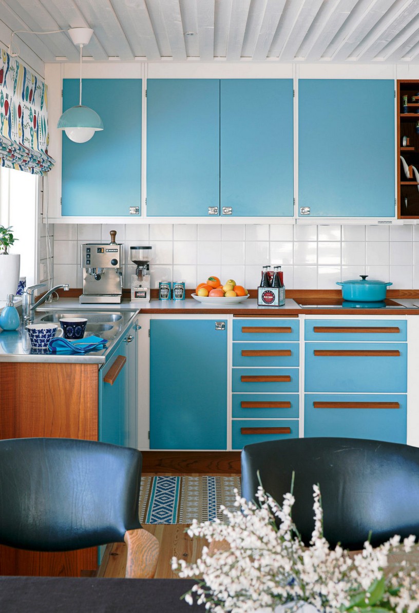 Кухня в бело голубом цвете