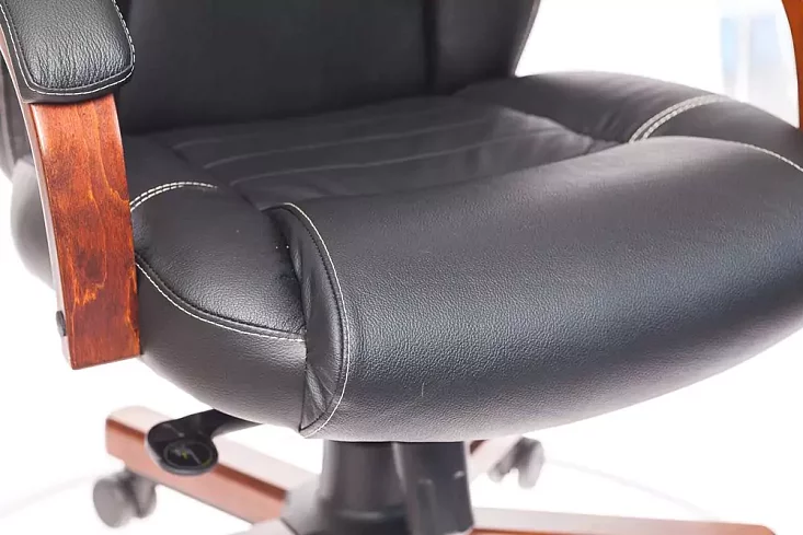 Кресло руководителя Бюрократ T-9923 Walnut дизайн 1, Черный